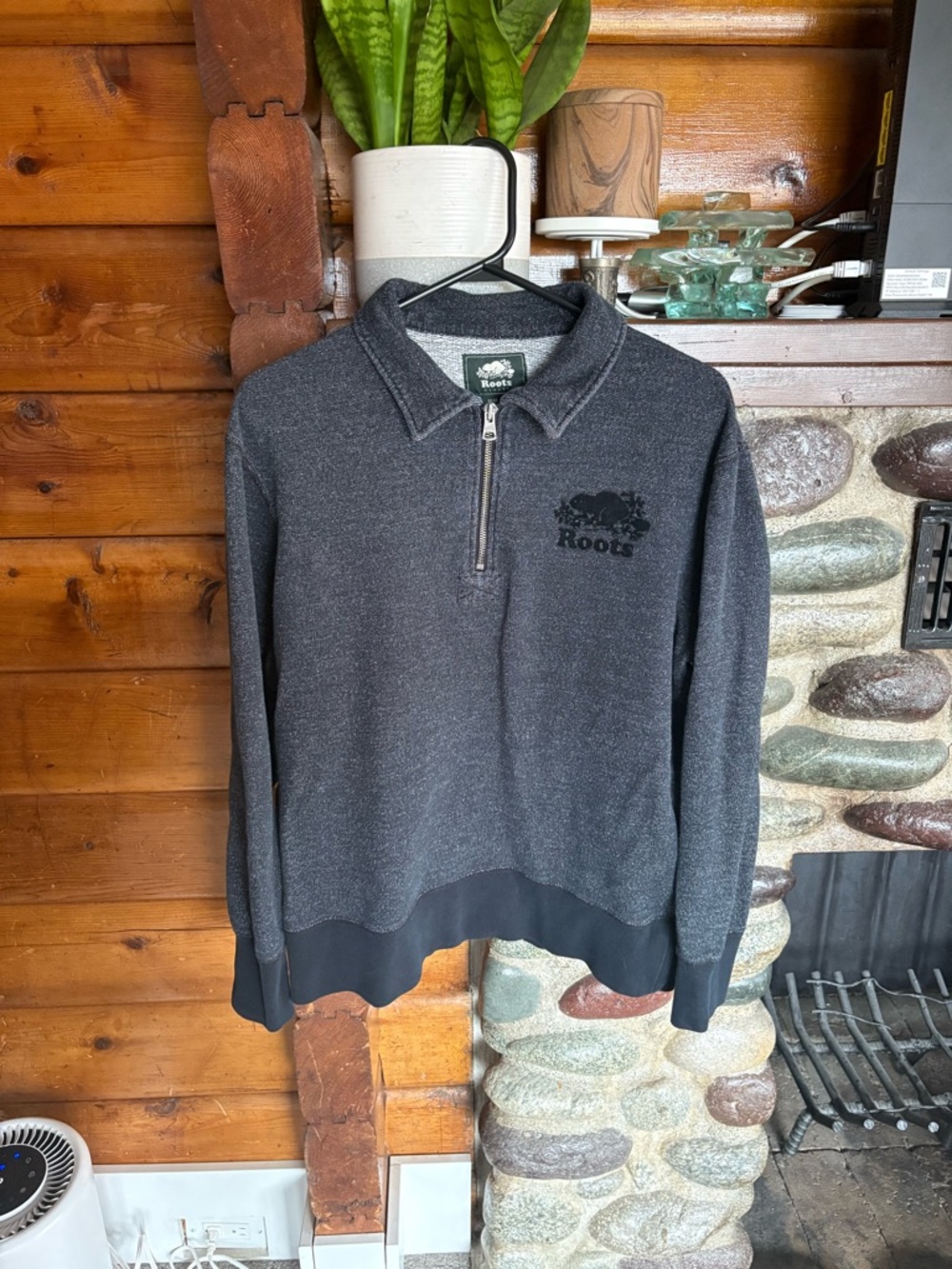 Roots Original Quarter Zip Sweatshirt – Black Pepper – Unisex Size Medium